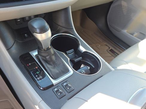 Used 2017 Toyota Highlander XLE image 21