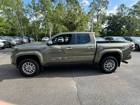 Used 2026 Toyota Tacoma Limited AWD/4WD image 2