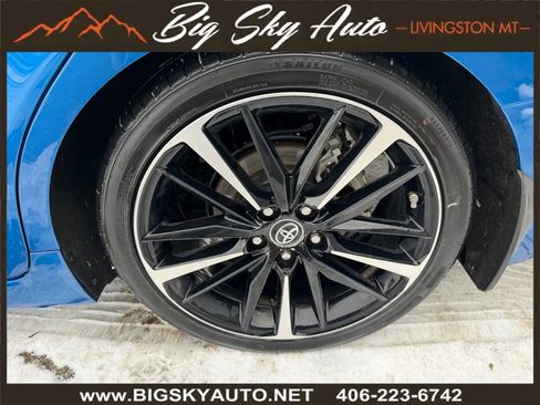 Used 2018 Toyota Camry XSE image 9