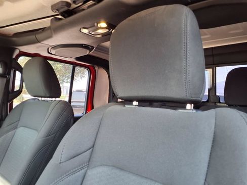 Used 2023 Jeep Gladiator Sport AWD/4WD image 18