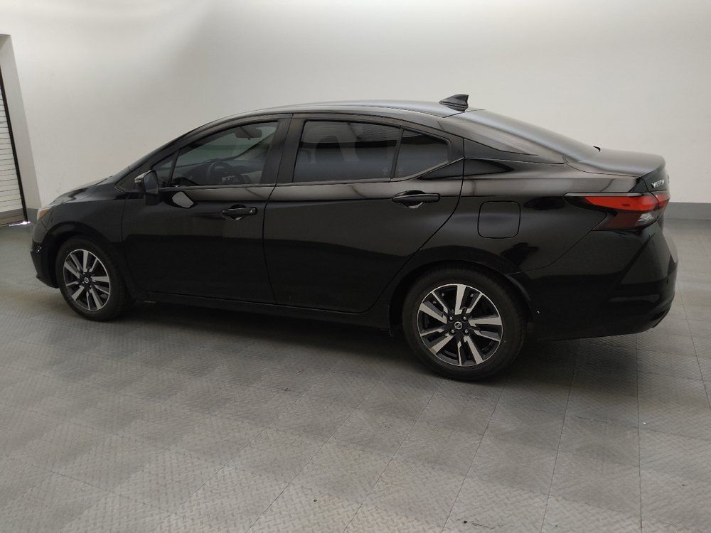 Used 2021 Nissan Versa SV FWD image 3
