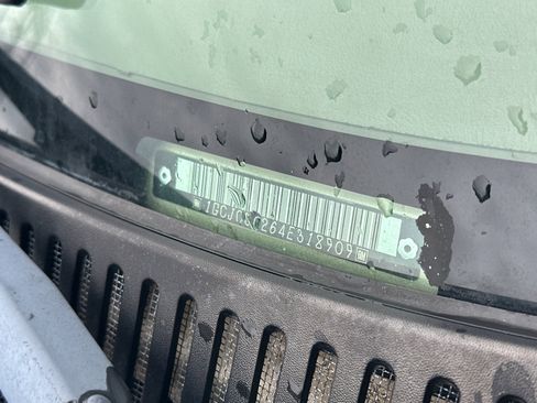 Used 2004 Chevrolet Silverado 3500 2WD Extended Cab w/ Heavy-Duty Power Package image 26