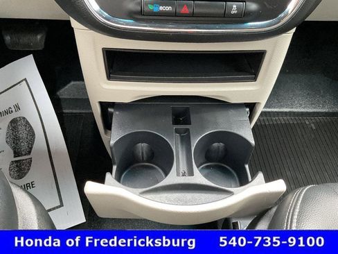 Used 2017 Dodge Grand Caravan SXT FWD image 39