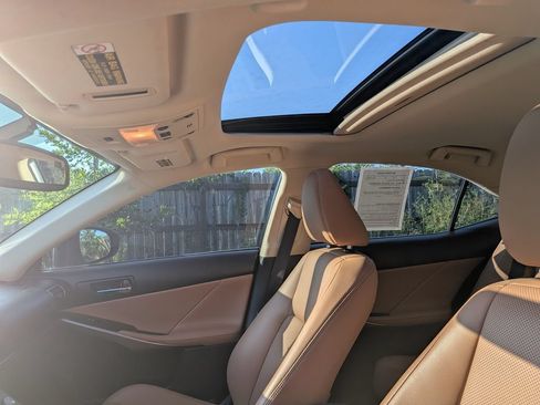Used 2015 Lexus IS 250 RWD image 19