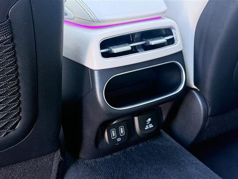 Used 2022 Genesis GV70 2.5T w/ Advanced Package image 24