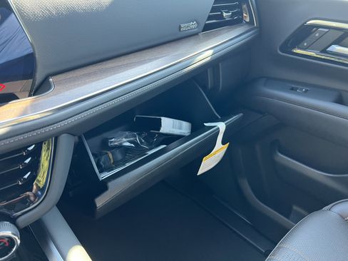 New 2025 Chevrolet Suburban High Country w/ LPO, Get Active Package image 30