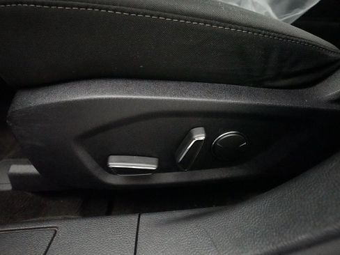 Used 2020 Ford Fusion SE image 28