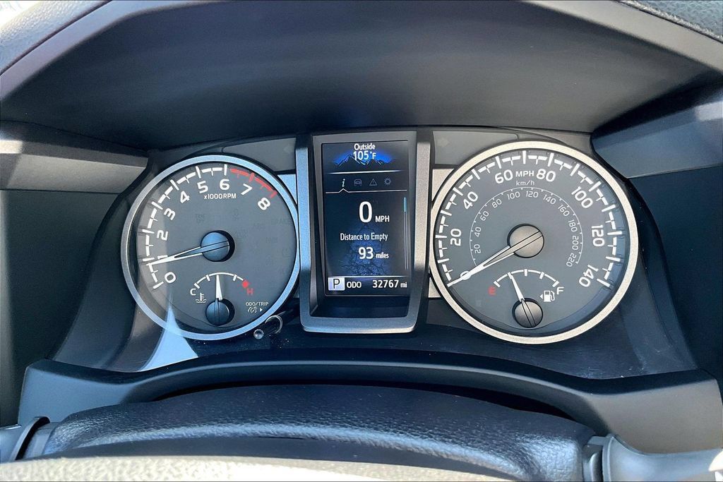 Used 2023 Toyota Tacoma TRD Off-Road w/ Technology Package AWD/4WD image 12