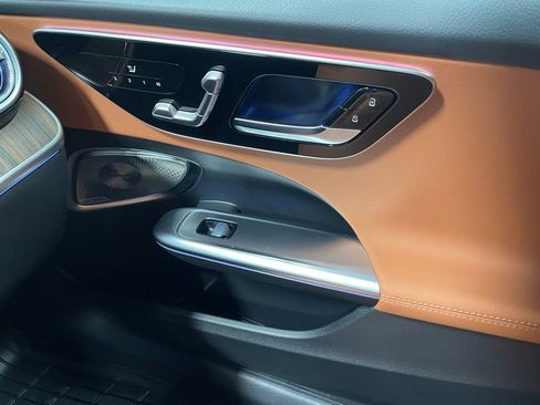 Used 2025 Mercedes-Benz C 300 4MATIC Sedan image 26