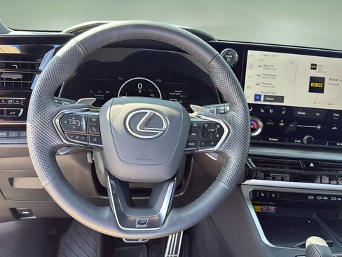 Used 2026 Lexus TX 500h AWD w/ Technology Package image 30