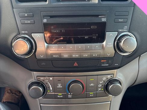 Used 2012 Toyota Highlander 4WD w/ Tech Pkg image 13