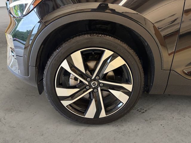 Used 2023 Volvo XC40 B5 Plus w/ Driver Assist Package AWD/4WD image 14