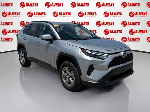 Used 2025 Toyota RAV4 XLE AWD/4WD image 3