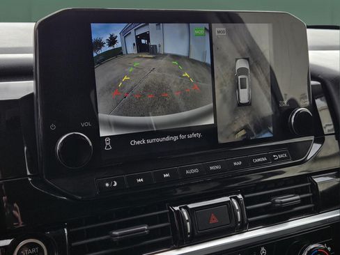Used 2023 Nissan Pathfinder Platinum FWD image 12