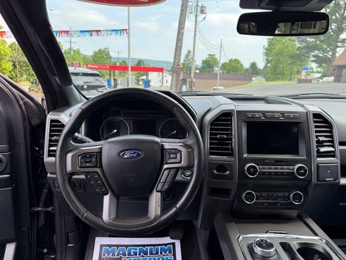 Used 2020 Ford Expedition XLT w/ Black Accent Package AWD/4WD image 18