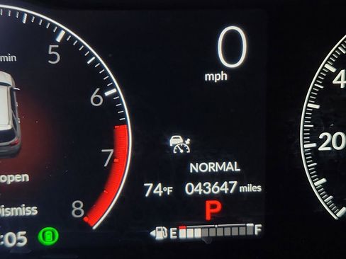 Used 2025 Honda Pilot Sport image 30