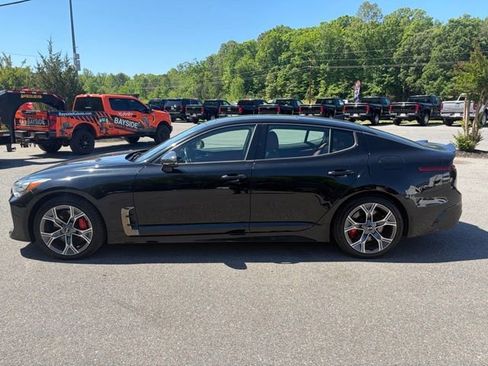 Used 2018 Kia Stinger GT2 AWD/4WD image 28