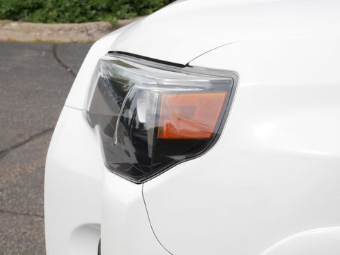 Used 2019 Toyota 4Runner TRD Off-Road Premium AWD/4WD image 16