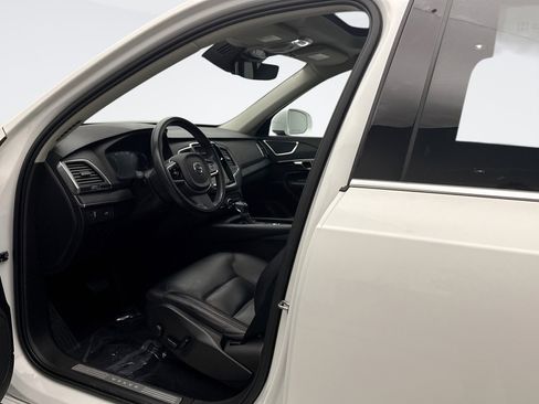 Used 2020 Volvo XC90 T5 Momentum image 10