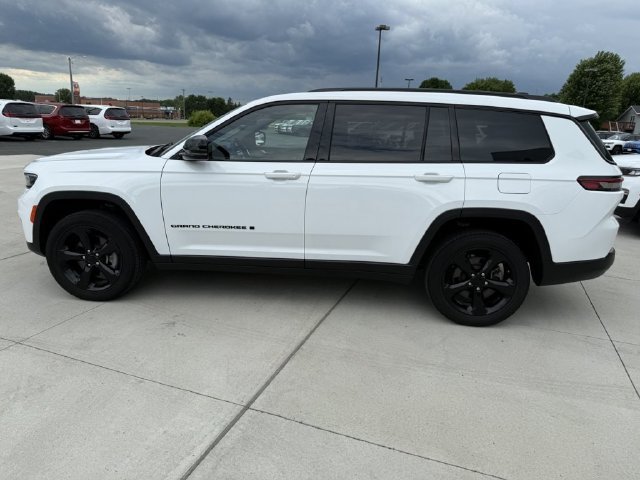 Used 2023 Jeep Grand Cherokee L Laredo AWD/4WD image 5