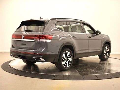 New 2026 Volkswagen Atlas SE image 3