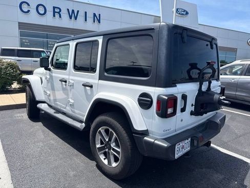 Used 2019 Jeep Wrangler Unlimited Sahara AWD/4WD image 15