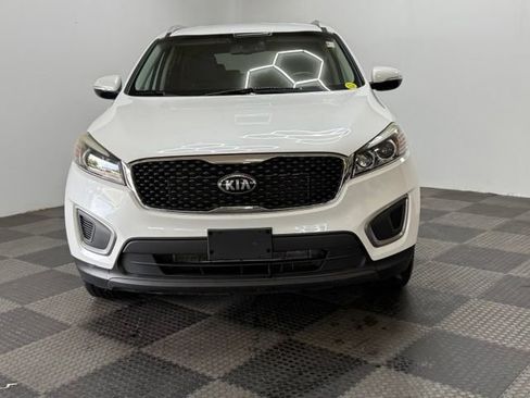 Used 2016 Kia Sorento FWD w/ LX Convenience Package image 4