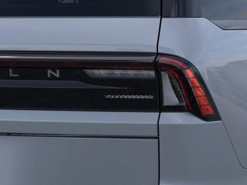New 2025 Lincoln Navigator Reserve w/ Jet Appearance Package AWD/4WD image 21