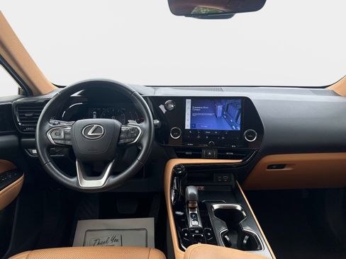 Used 2025 Lexus NX 250 FWD w/ Towing Package (2000 Lbs) image 14