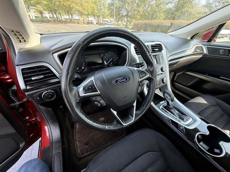 Used 2016 Ford Fusion SE w/ Equipment Group 201A FWD image 8
