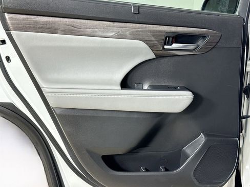 Certified 2022 Toyota Highlander Limited image 23