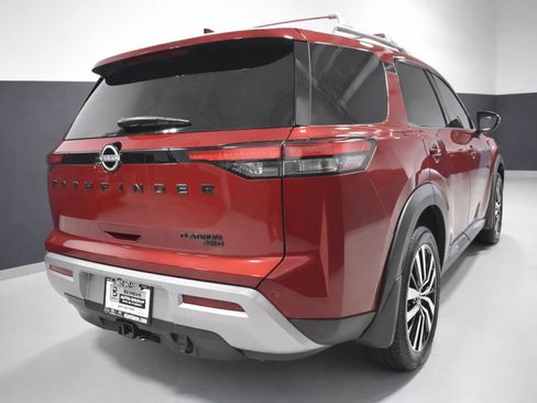 Used 2023 Nissan Pathfinder Platinum AWD/4WD image 8