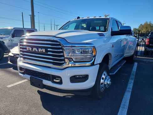 Used 2022 RAM 3500 Limited image 3