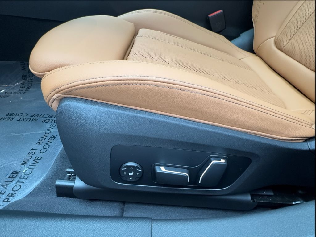 Used 2025 BMW i4 eDrive40 w/ Driving Assistance Package RWD image 23