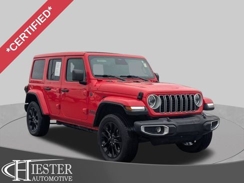 Used 2025 Jeep Wrangler Unlimited Sahara w/ Safety Group AWD/4WD image 1