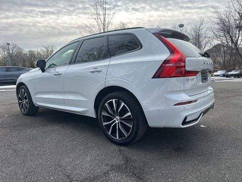 Certified 2023 Volvo XC60 B5 Plus w/ Climate Package image 6