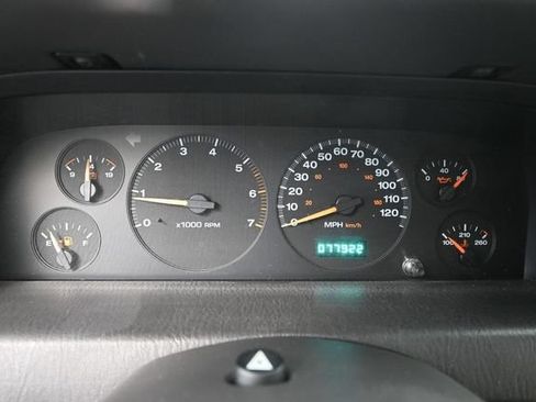 Used 1999 Jeep Grand Cherokee Laredo AWD/4WD image 25