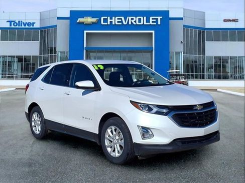 Used 2019 Chevrolet Equinox LT image 2