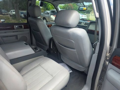 Used 2004 Lincoln Navigator Luxury AWD/4WD image 14
