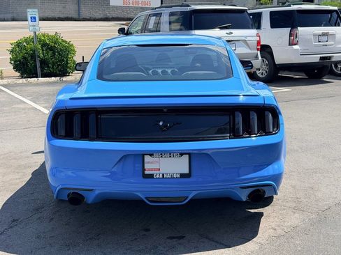 Used 2017 Ford Mustang Coupe RWD image 5
