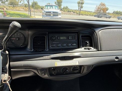 Used 2006 Ford Crown Victoria Police Interceptor RWD image 5