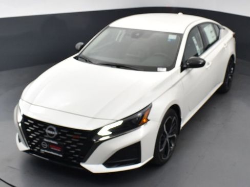 New 2025 Nissan Altima 2.5 SR image 45