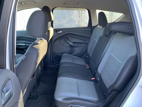Used 2015 Ford Escape SE image 6