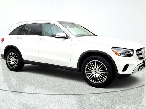 Used 2022 Mercedes-Benz GLC 300 4MATIC image 3