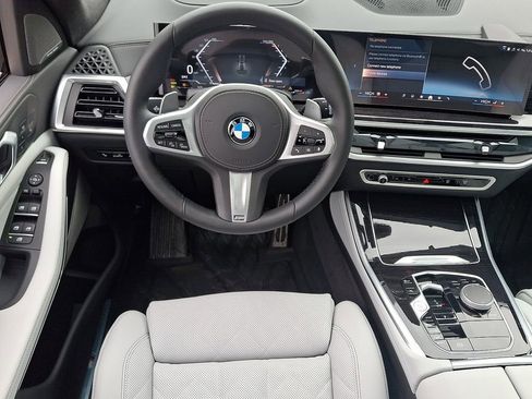 Used 2026 BMW X5 xDrive40i w/ M Sport Package image 12
