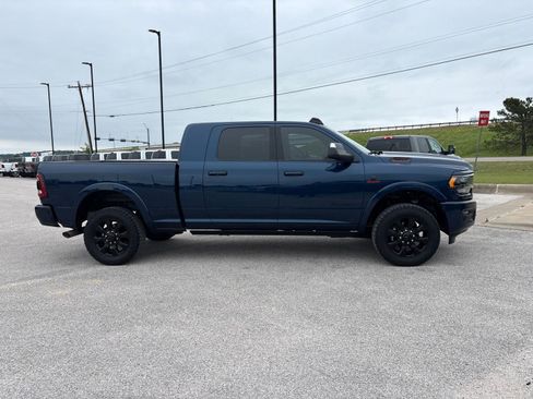 Used 2022 RAM 2500 Limited w/ Night Edition AWD/4WD image 7