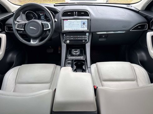 Used 2020 Jaguar F-PACE Prestige image 17