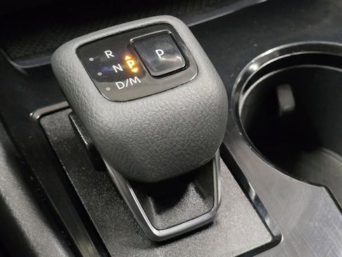 Used 2024 Nissan Rogue SV image 27