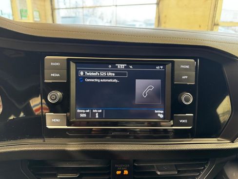 Used 2023 Volkswagen Jetta Sport image 16