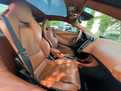 Used 2017 McLaren 570S RWD image 19